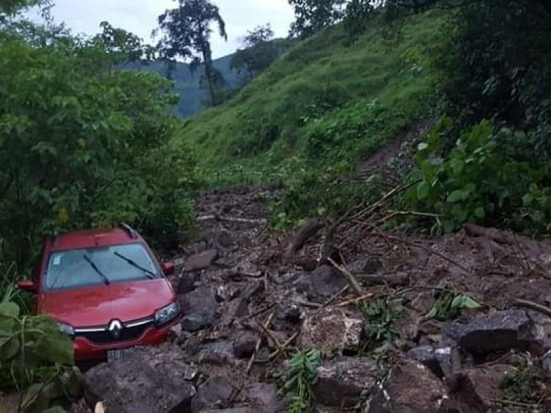 Continúan los trabajos de limpieza tras fuertes lluvias