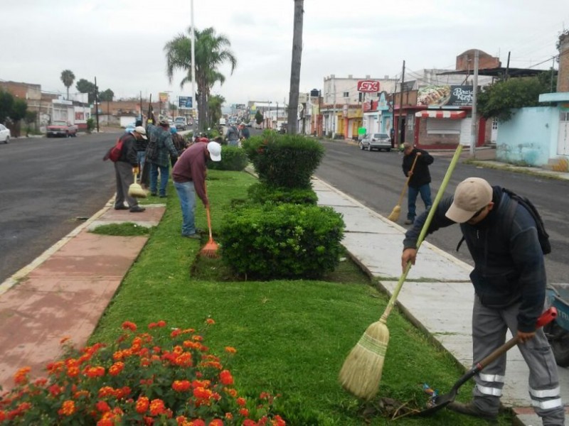 Continúan los trabajos de rehabilitación de áreas verdes