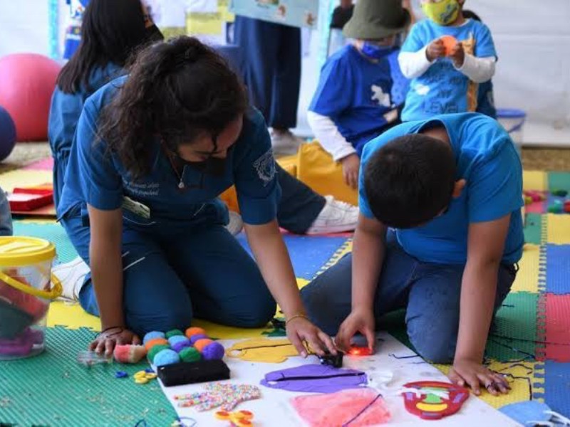 Continúan malas prácticas de castigar a niños con autismo en escuelas