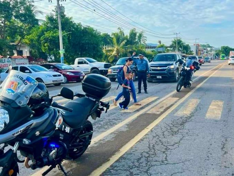 Continúan motociclistas excediendo límites de velocidad en Tepic