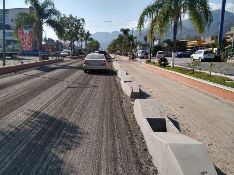 Continúan obras en corredor ciclista de Chapala