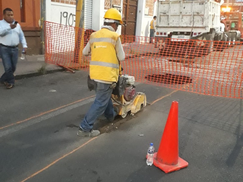 Continúan obras, tras socavón en 16 de Septiembre