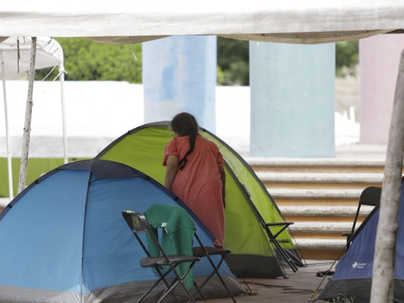 Continúan operaciones en albergue de parque alcanfores