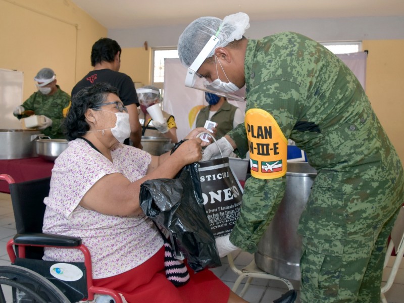 Continúan recibiendo comida familias vulnerables ante pandemia