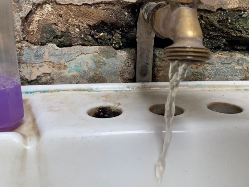 Continúan sin agua potable colonias en Tuxtla