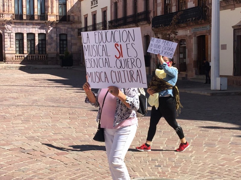 Continúan sin pago integrantes de Coro y Orquesta de Cámara