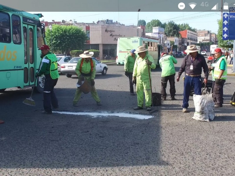 Continúan trabajos de bacheo en la ciudad