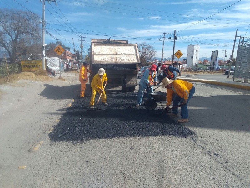 Continúan trabajos de bacheo en Toluca