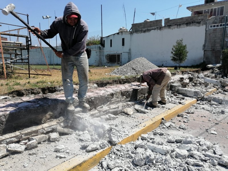 Continúan trabajos de mantenimiento en estadio 