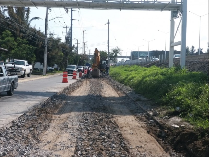 Continúan trabajos de mejoramiento urbano en Mi Macro