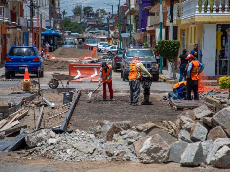 Continúan trabajos de obra en centro de Xalapa