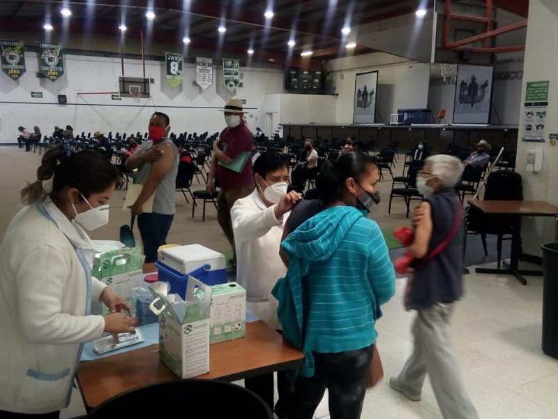 Continúan vacunaciones en Celaya