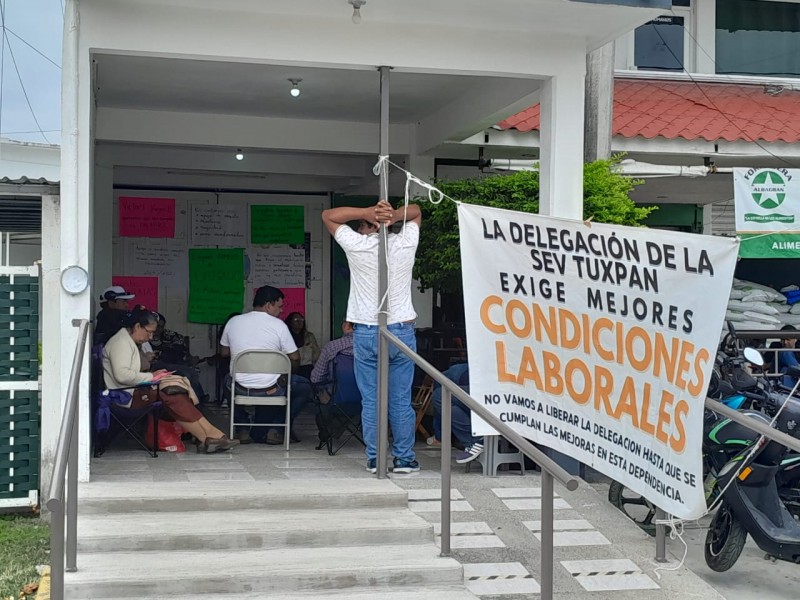 Continuará paro laboral en Delegación de la SEV Tuxpan