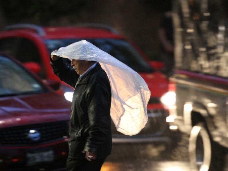 Continuarán lluvias fuertes durante fin de semana