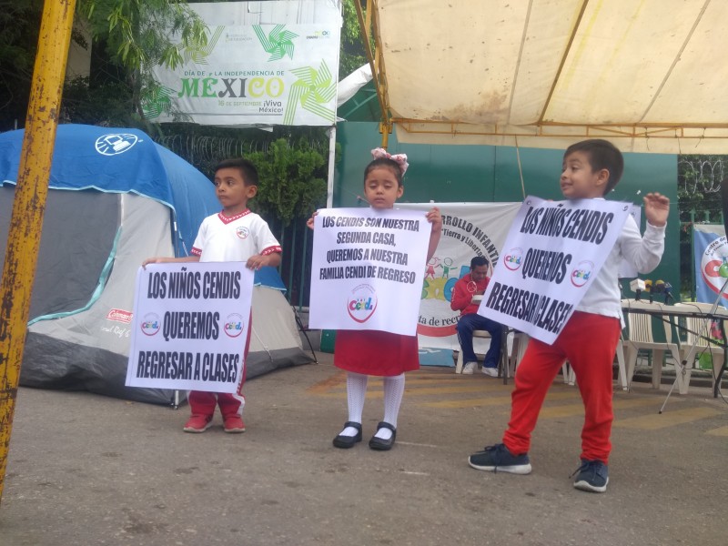 Continuarán sin clases mil menores de CENDIS