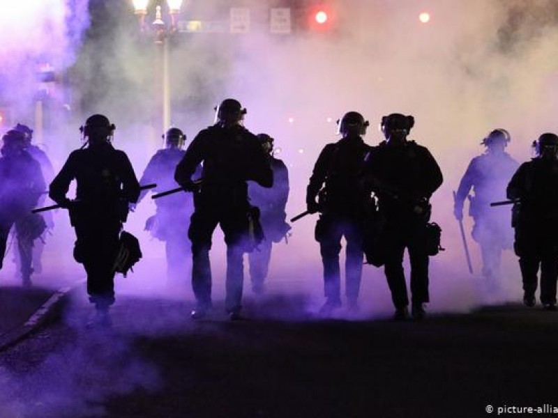 Contra violencia policial disturbios en Portland y Oakland