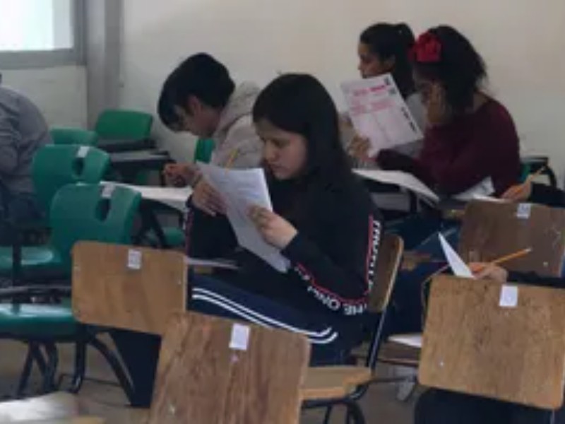 Contrastes en Colima: baja deserción básica, sube en nivel superior