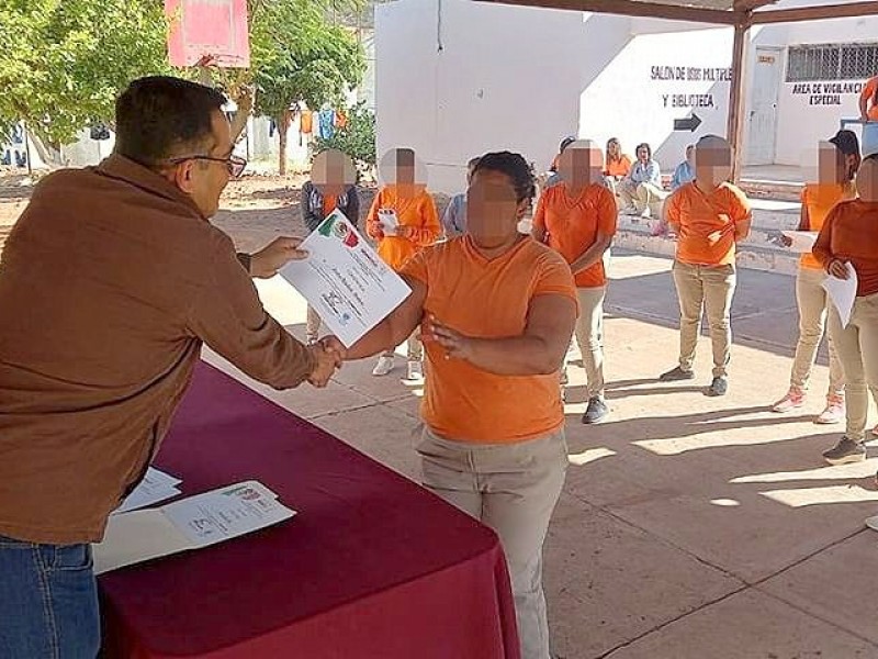 Contribuye Universidad Vizcaya con reinserción laboral de mujeres del Cereso