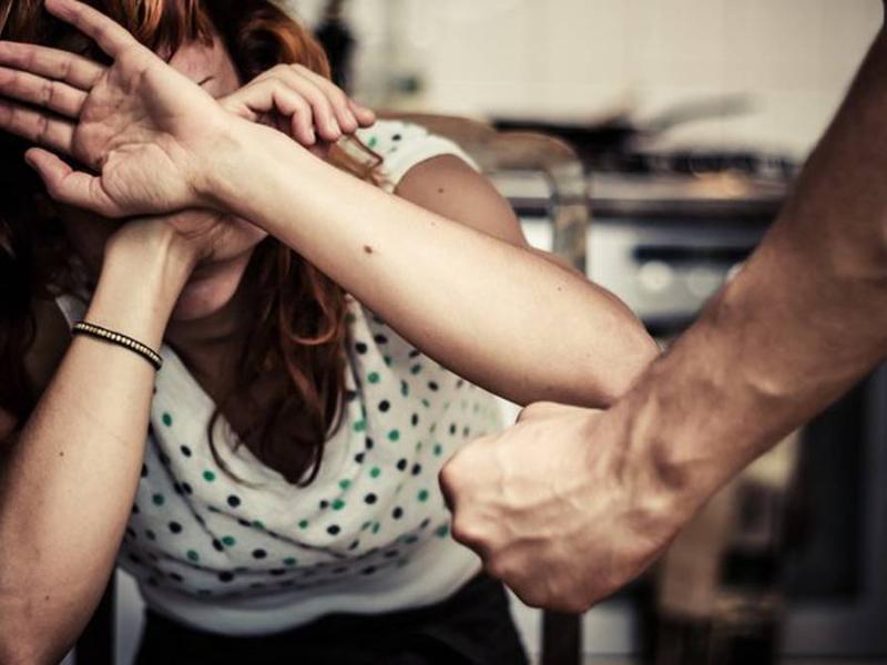 Control y miedo: señales de violencia familiar que no deben normalizarse