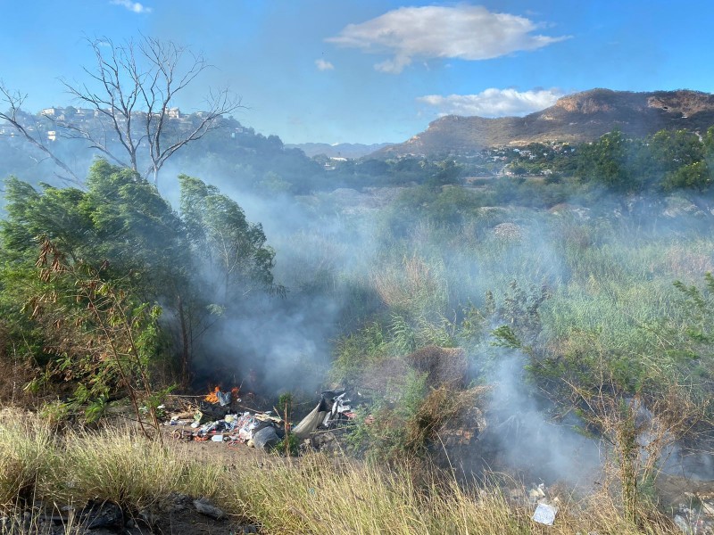 Controla Protección Civil incendio de pastizales en Tehuantepec