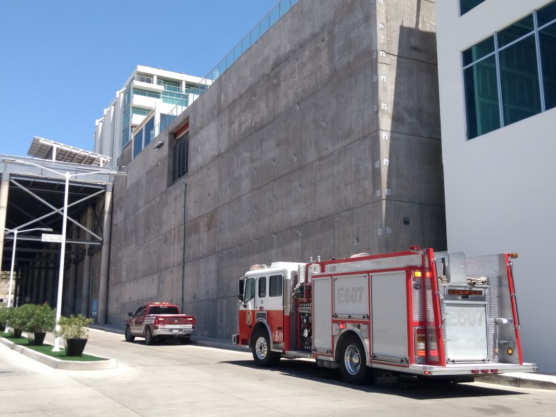 Controlan conato de incendio en edificio