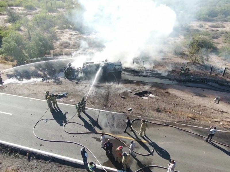 Controlan incendio de pipa cargada con gasolina en Empalme