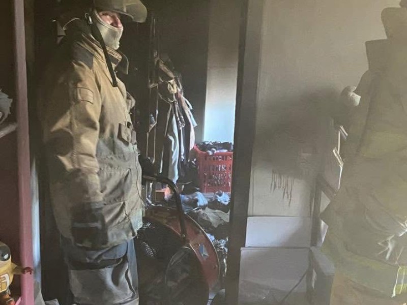 Controlan incendio en vivienda de Loreto; una veladora, posible causa del siniestro