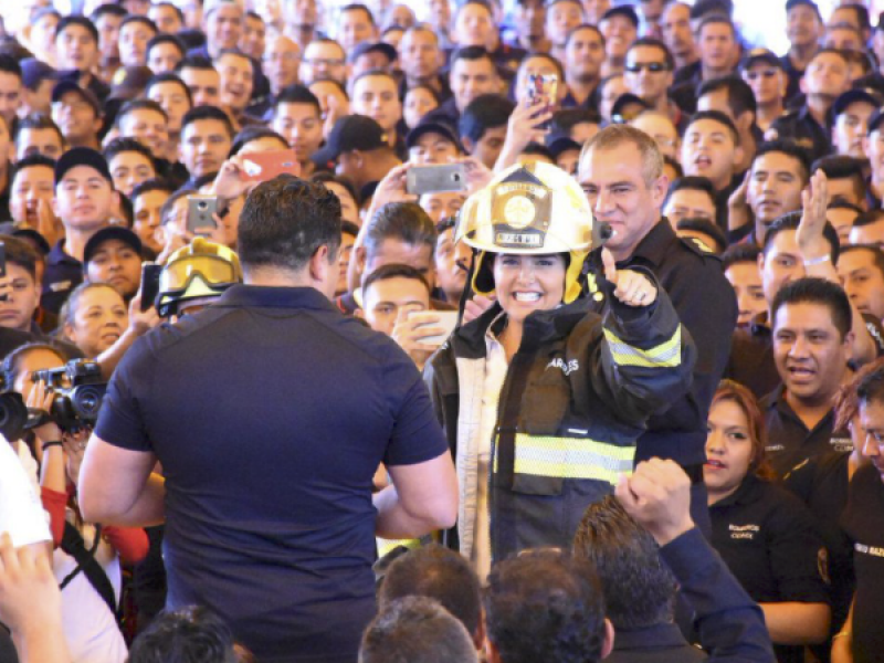 Contraloría investiga mitin de Barrales con bomberos