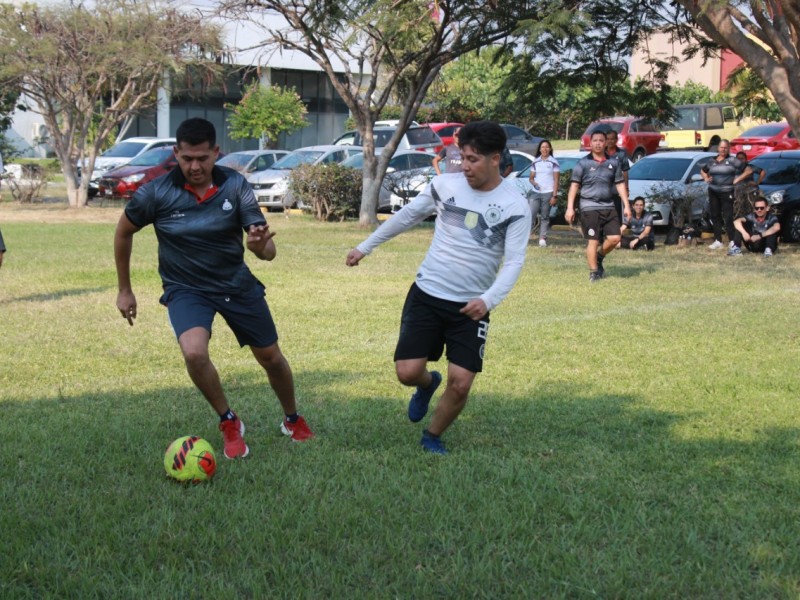 Convocan a futbol soccer varonil y voleibol mixto