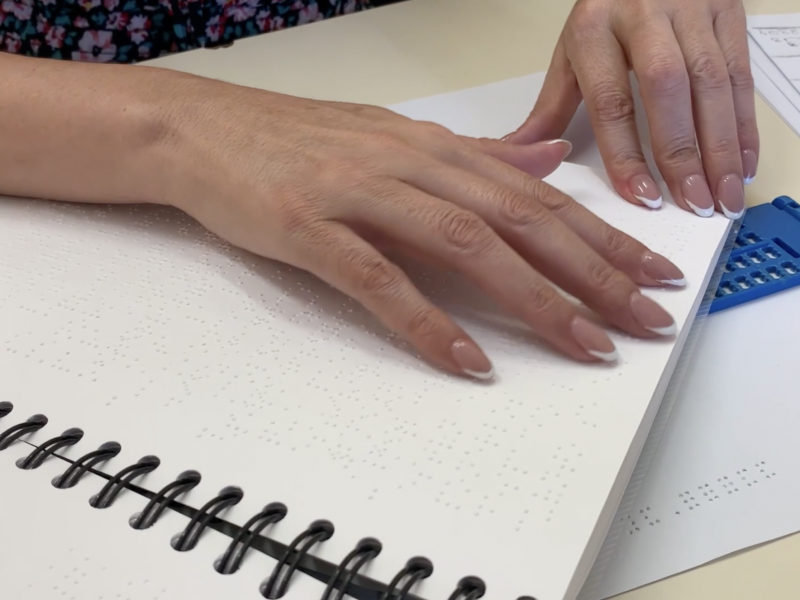 Convocatoria de Observador Electoral en formato braille