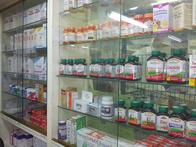 Coprisem suspende 168 farmacias en Edomex