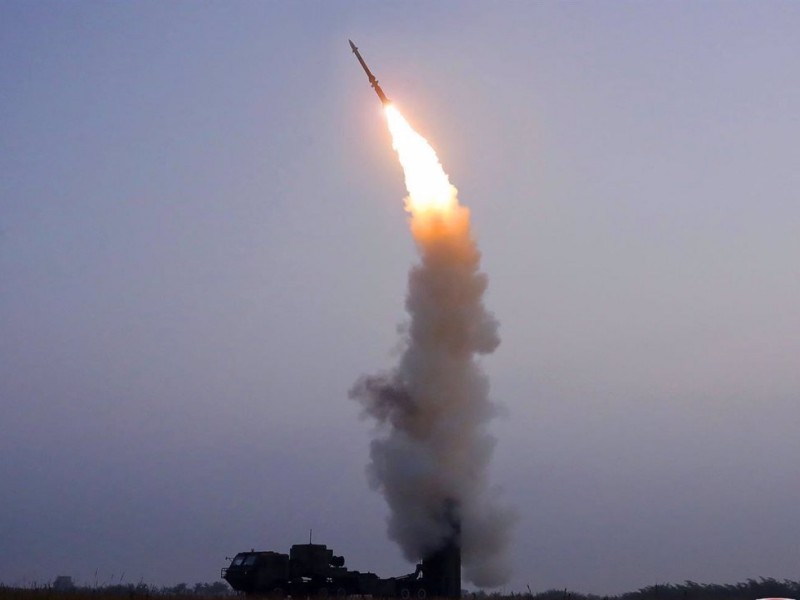 Corea del Norte dispara nuevo misil balístico no identificado
