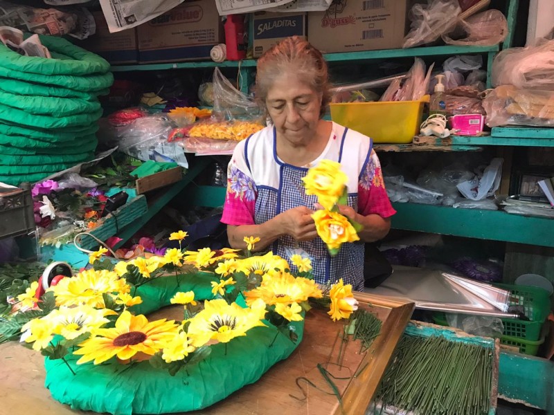 Coronas de flores una tradición vigente