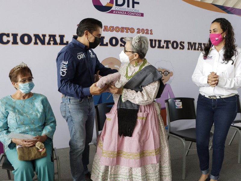 Corregidora celebra a los abuelos en su día