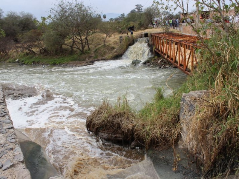 Corrige gobernador: Grupo Urrea no contamina Río Santiago