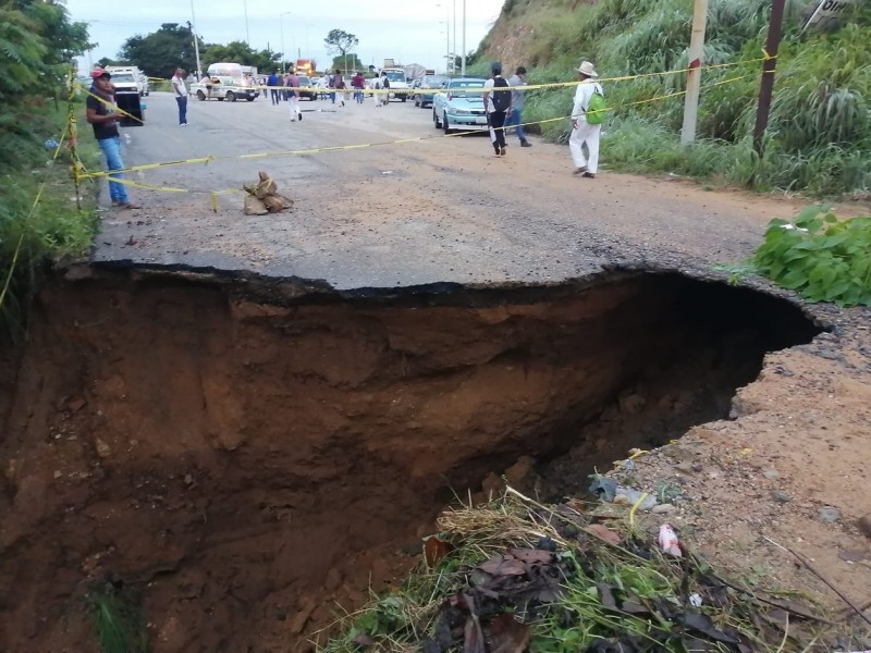 Cortan las lluvias el paso a Xochistlahuaca y Tlacoachistlahuaca