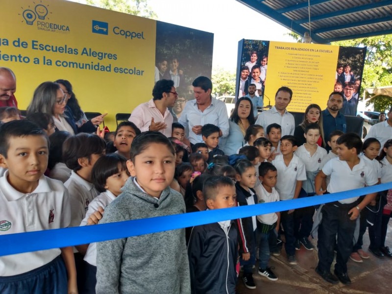 Cortan liston de escuela feliz en Culiacán