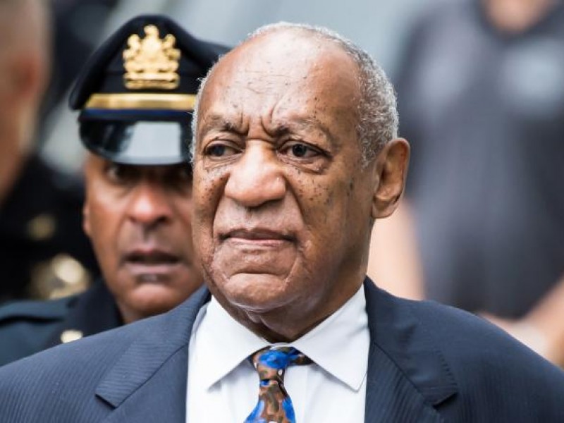 Corte anula la sentencia de Bill Cosby; es liberado