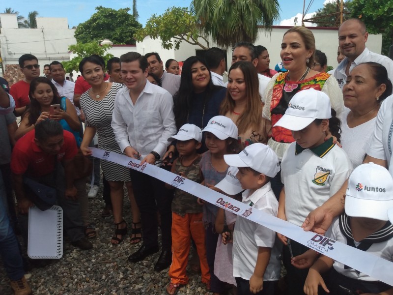 Corte del listón del parque Guelaguetza