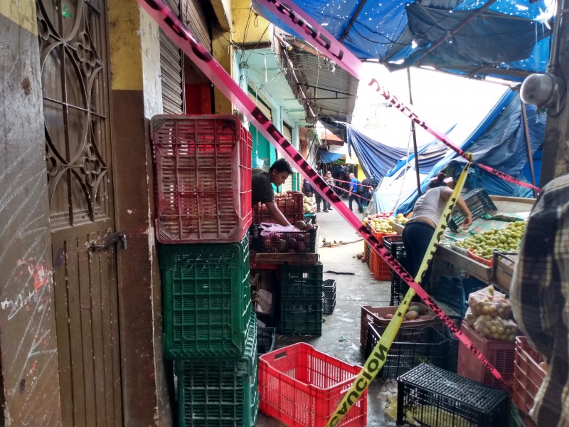 Corto circuito en el Mercado Hidalgo alertó a bomberos municipales