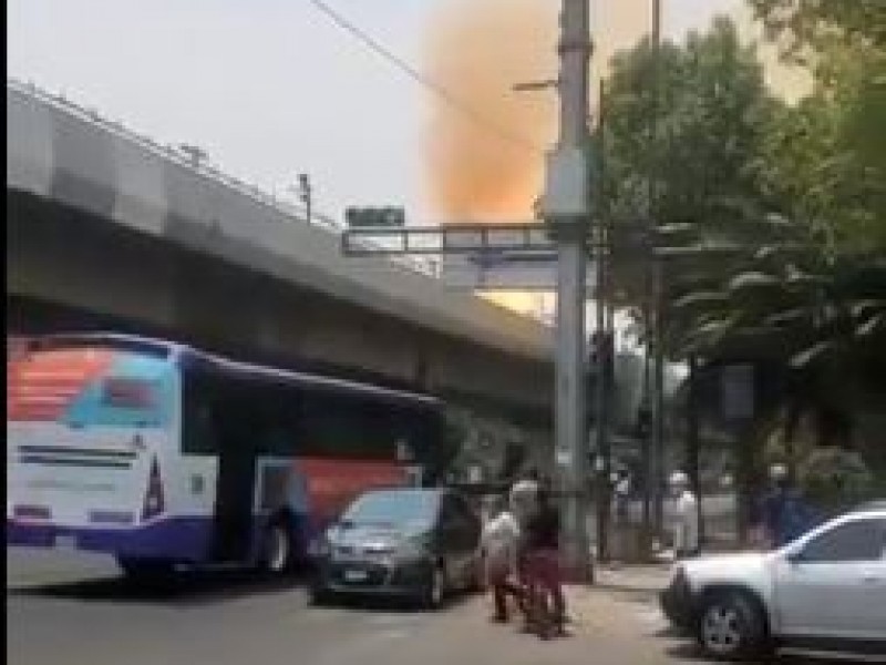 Video: Corto circuito en Línea 4 del Metro provoca incendio