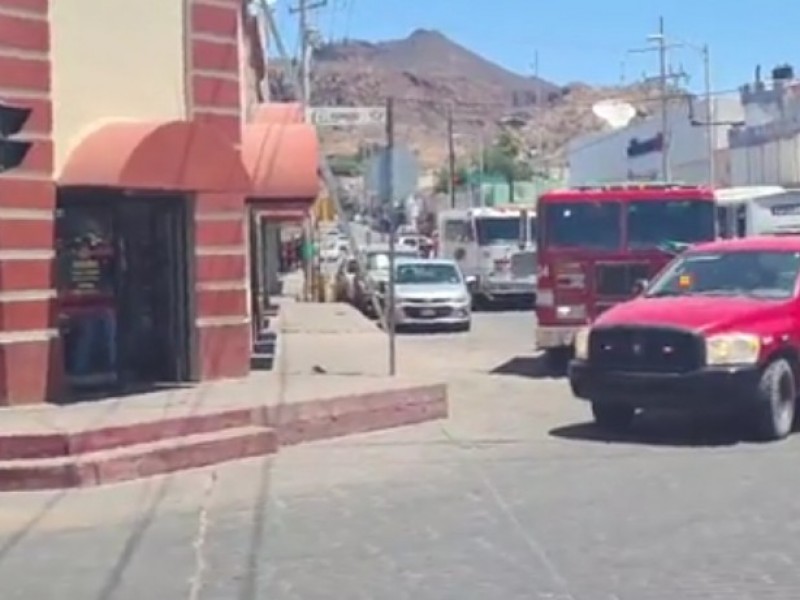 Corto circuito en Mercado moviliza a Bomberos