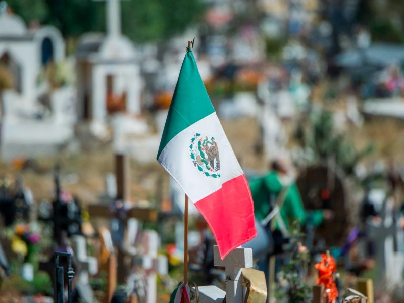 COVID-19: México suma otras 1,496 muertes y rebasa las 165,000