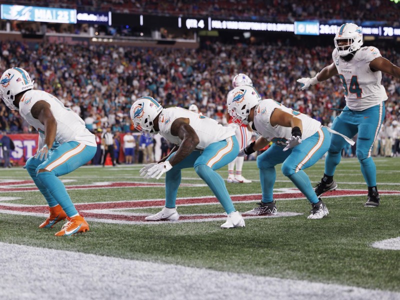 Cowboys y Dolphins lucen dominantes en la NFL