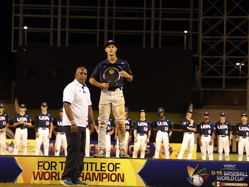 Coy James de EE.UU. gana MVP Copa Mundial u15 WBSC