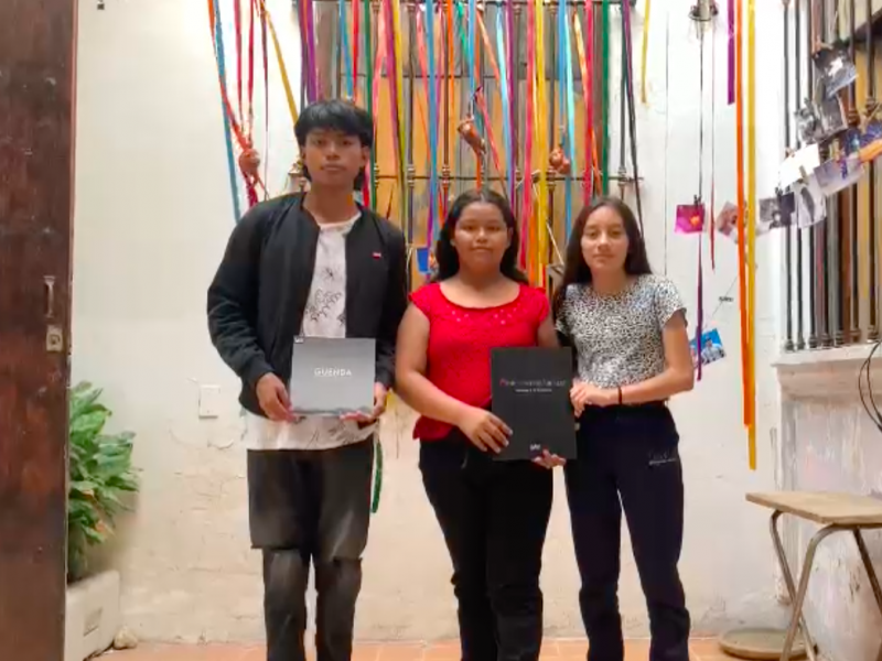 Crean fotobordados en Juchitán