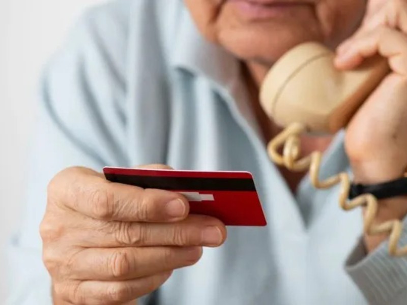 Crece alarmante oleada de fraudes contra adultos mayores en Durango