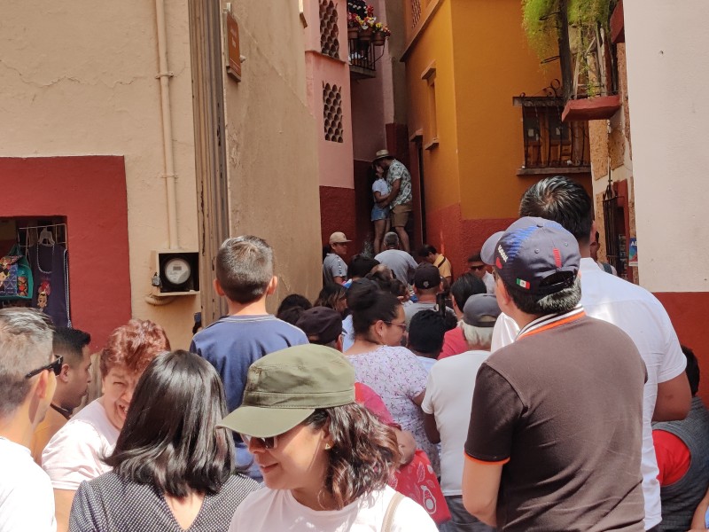 Crece cifra de turistas a Callejón del Beso