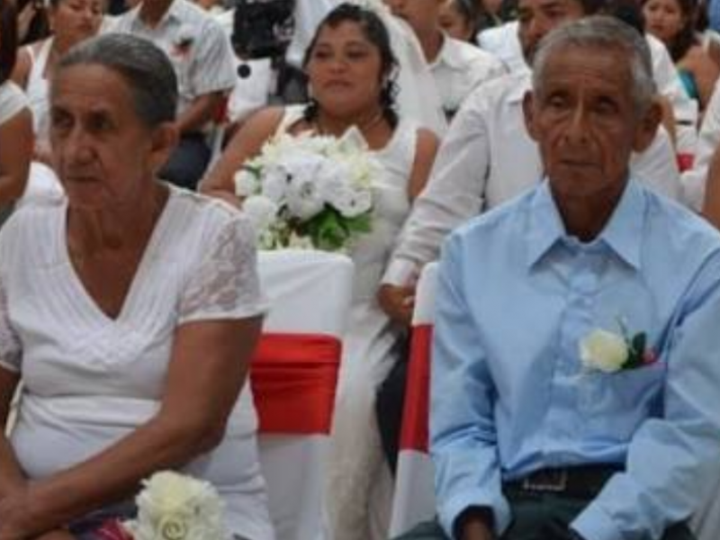 Crece interés por casarse en bodas colectivas