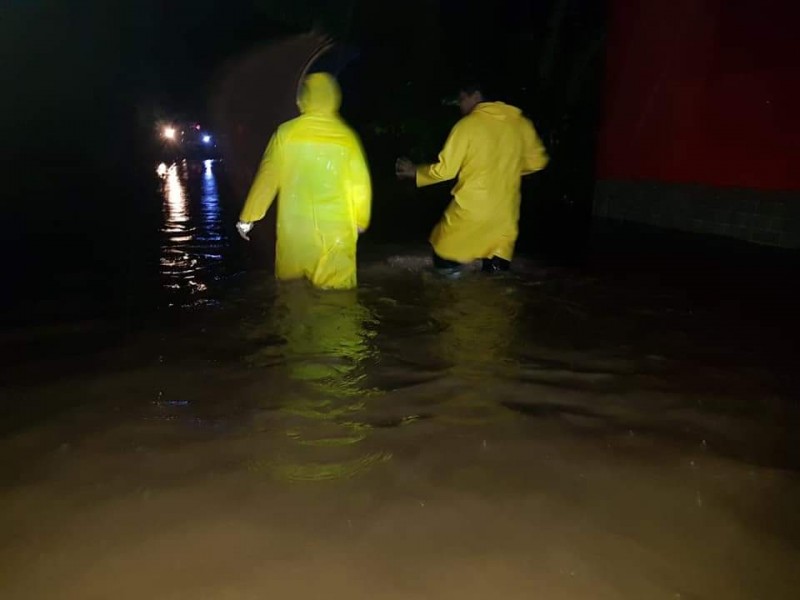 Crece nivel del río Reyes Nopala y Juxtlahuaca